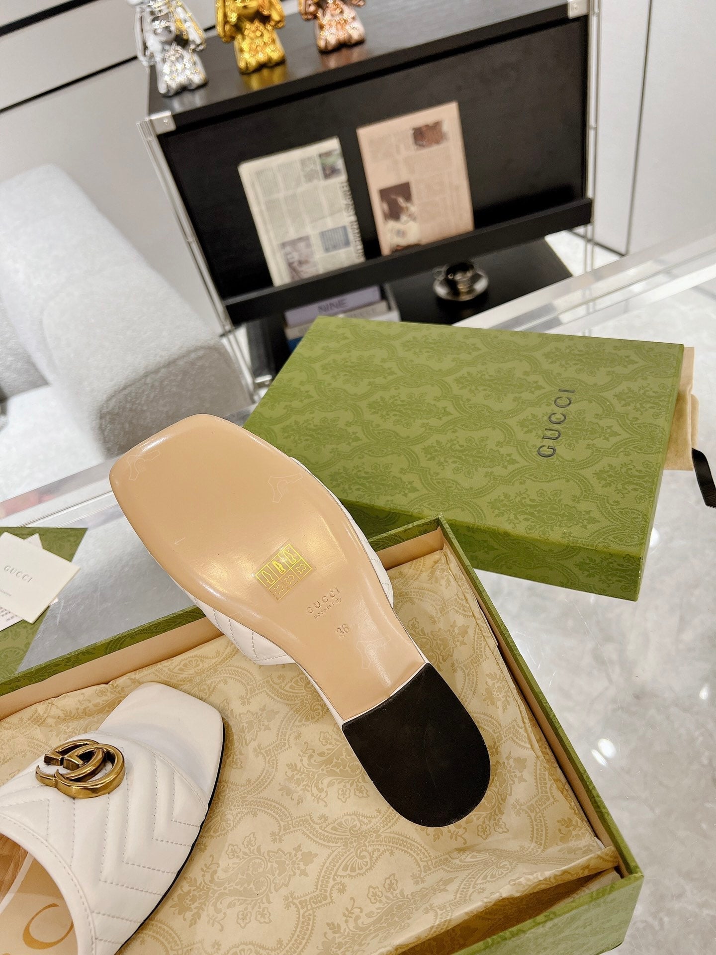 GUCCI EXCLUSIVE SLIDE SANDAL CREAMY WHITE CALFSKIN