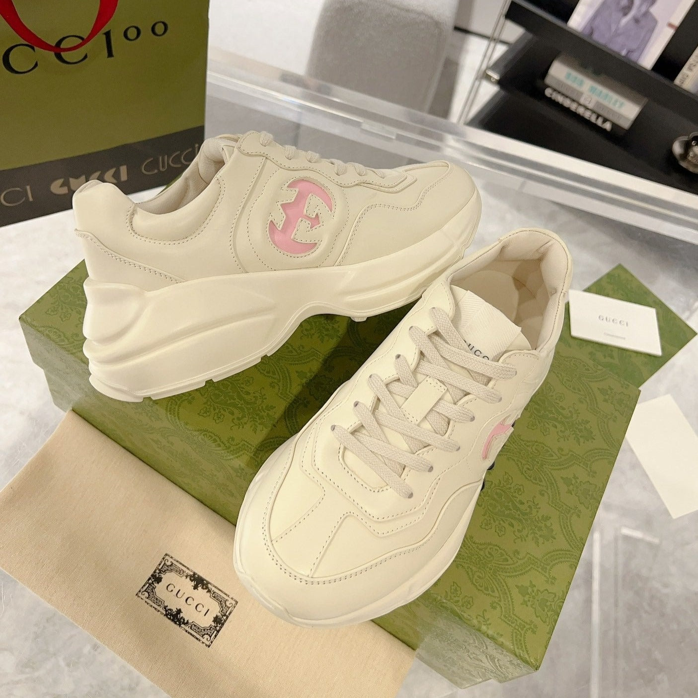 GUCCI Rhyton Trainer Leather White Pink