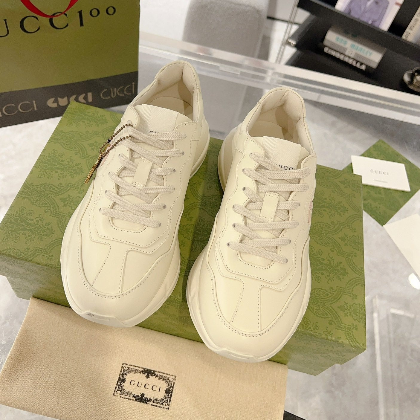 GUCCI Rhyton Trainer Leather White Pink