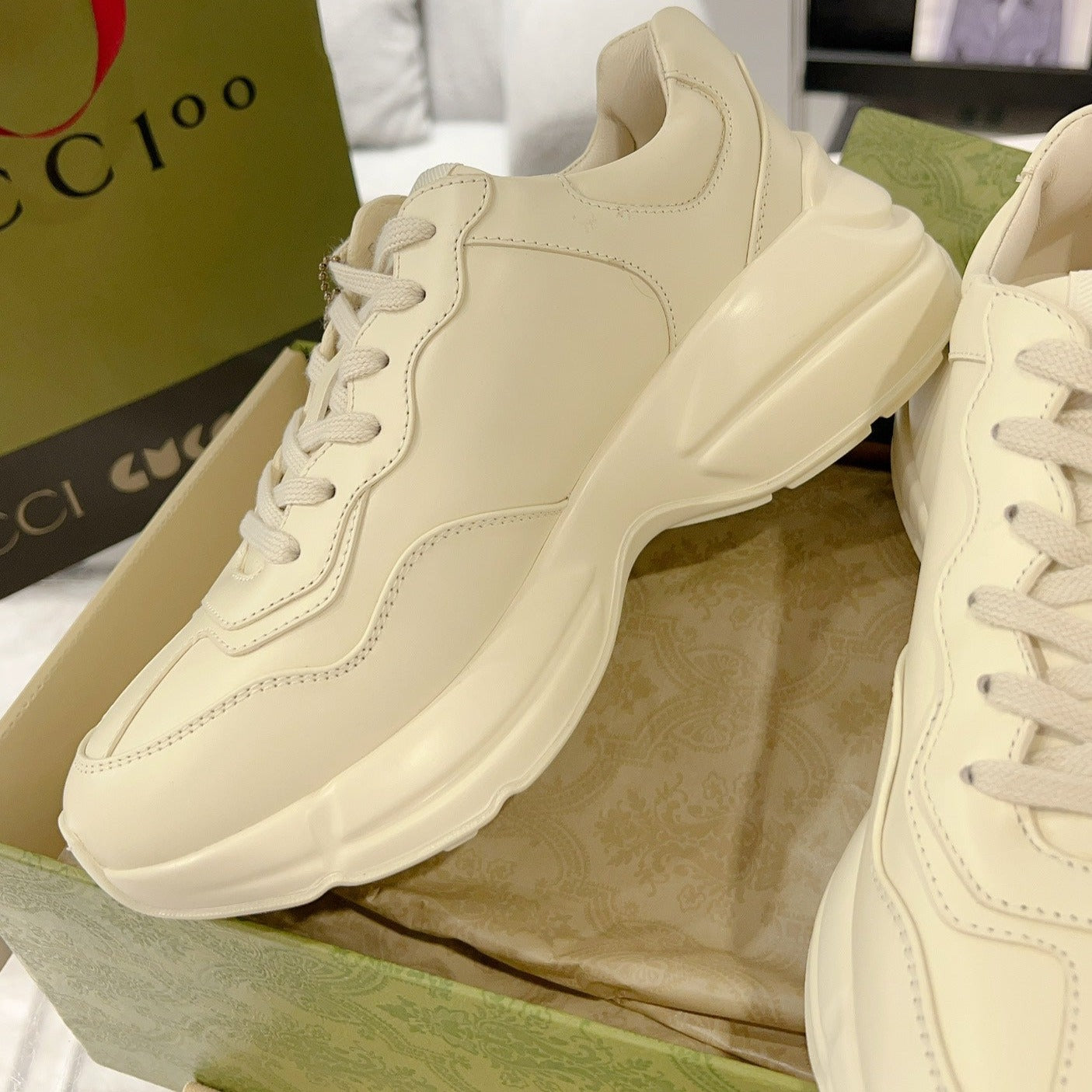 GUCCI Rhyton Trainer Leather White Pink