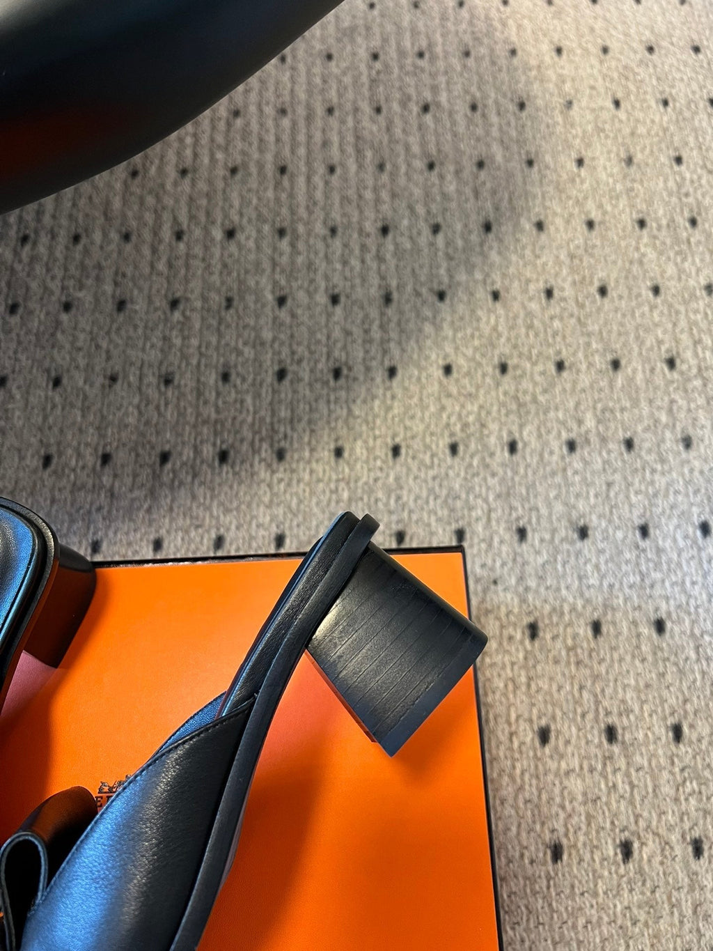 HERMES ILOT 55 MM SANDAL IN BLACK CALFSKIN