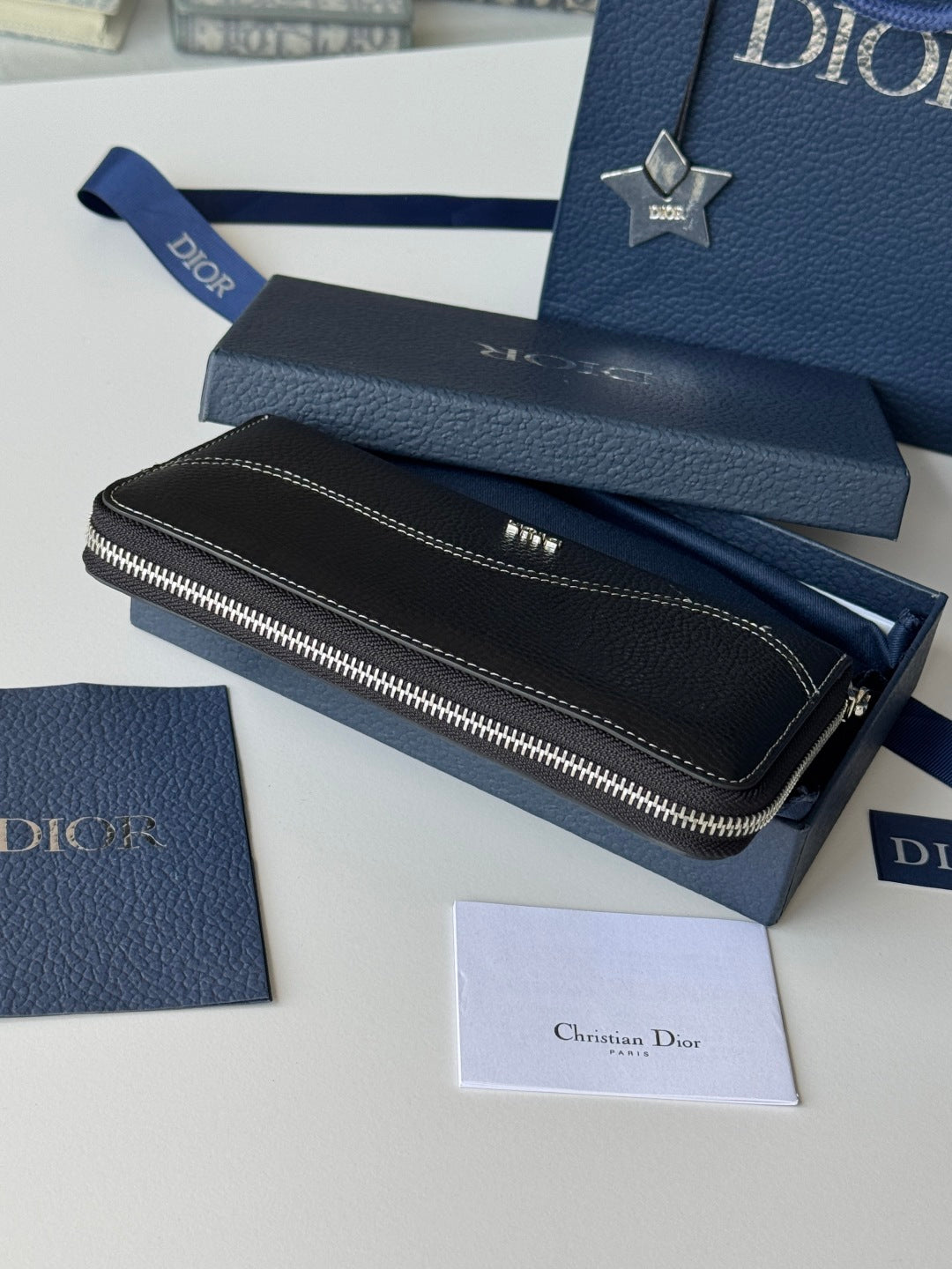 DIOR 25S SADDLE LONG ZIPPED WALLET 19 IN BLACK GRAINED CALFSKIN MARQUETRY