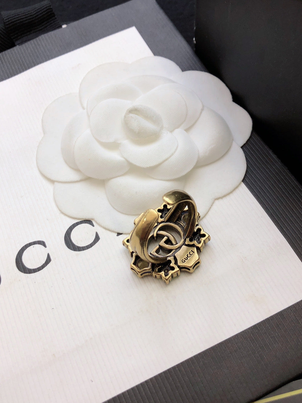 18K Double Gucci Crystal Flower Ring