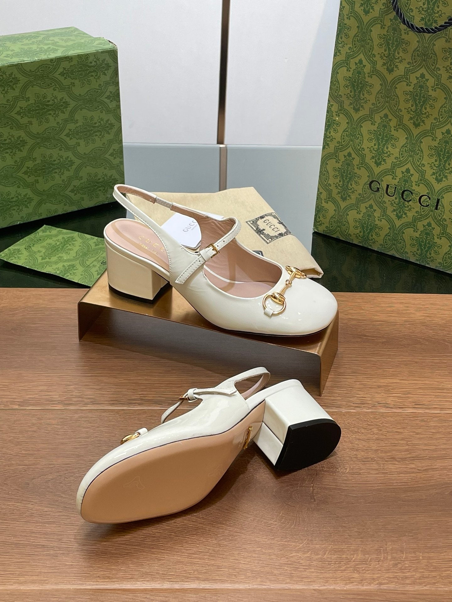 GUCCI HORSEBIT PUMP WHITE LAMBSKIN