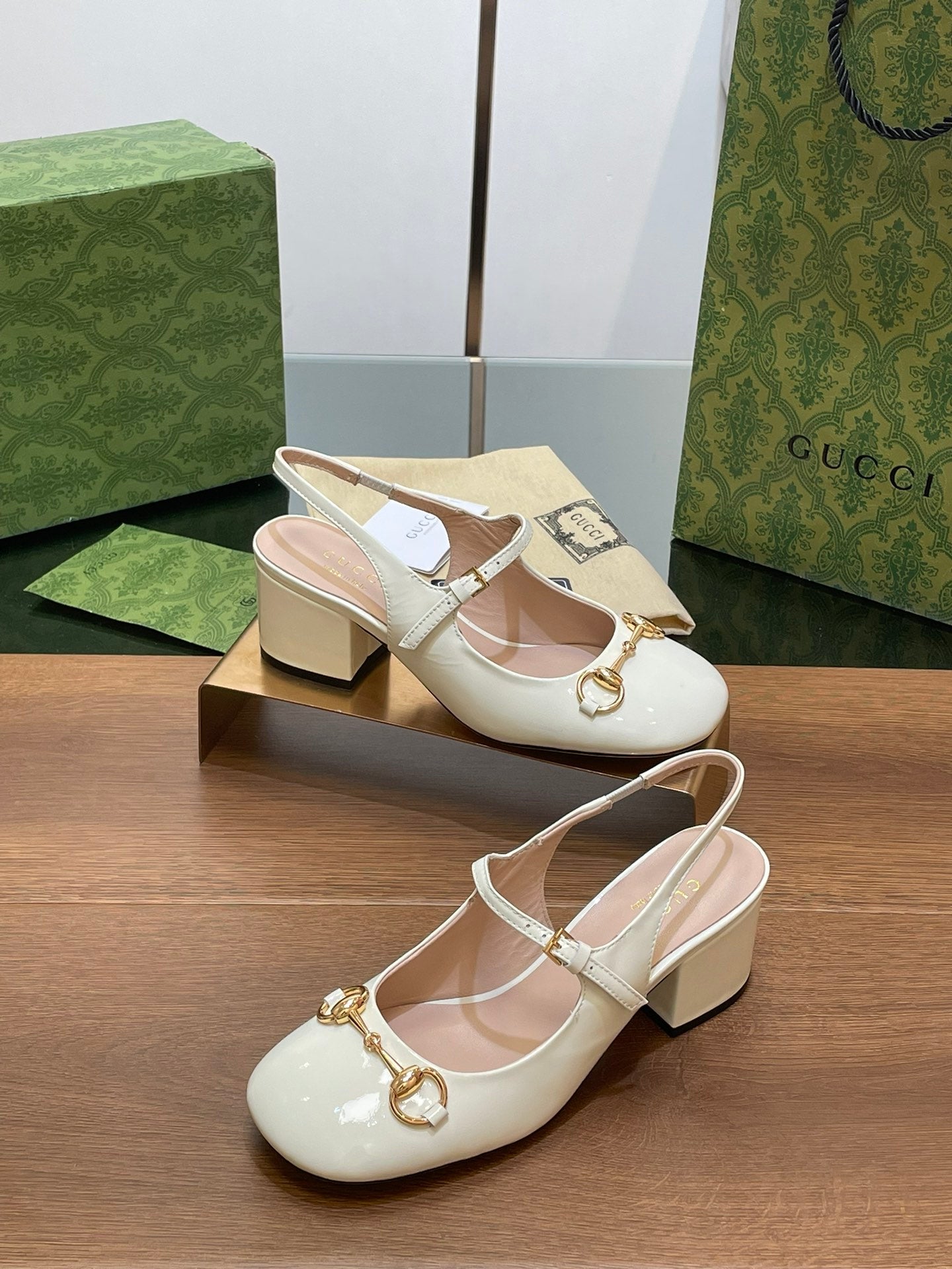 GUCCI HORSEBIT PUMP WHITE LAMBSKIN