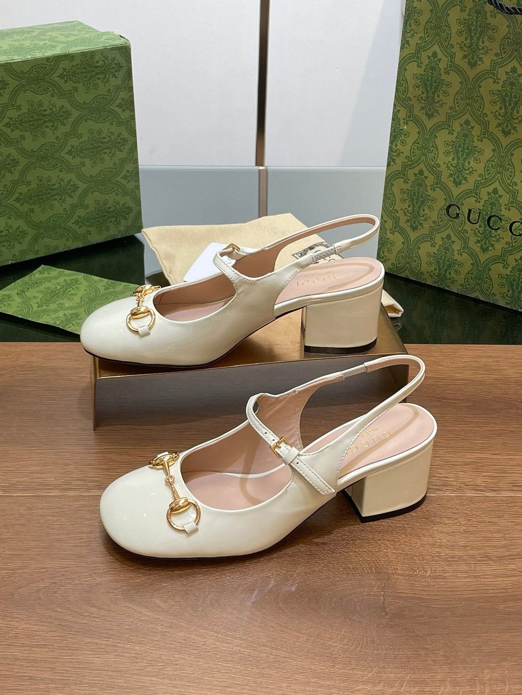 GUCCI HORSEBIT PUMP WHITE LAMBSKIN