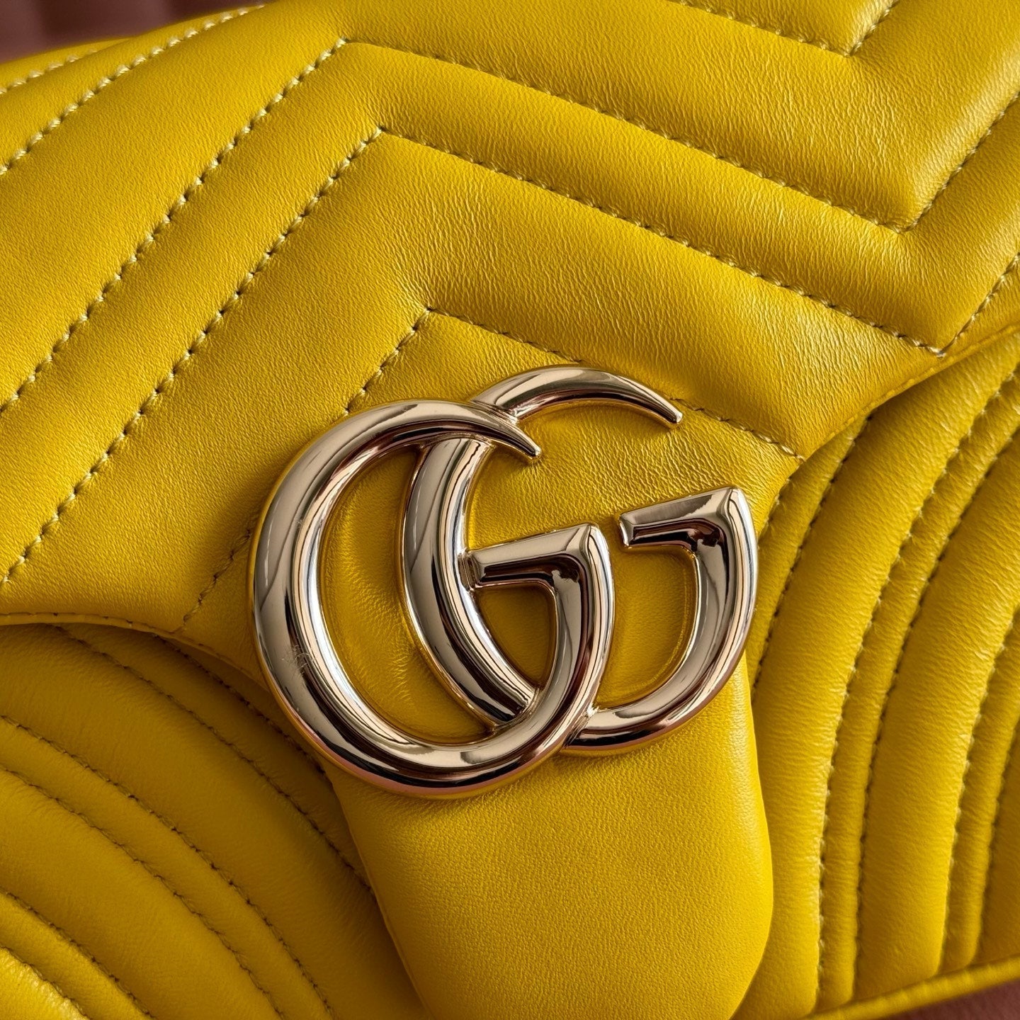 GUCCI 26S  MARMONT BAG 26 IN YELLOW LAMBSKIN