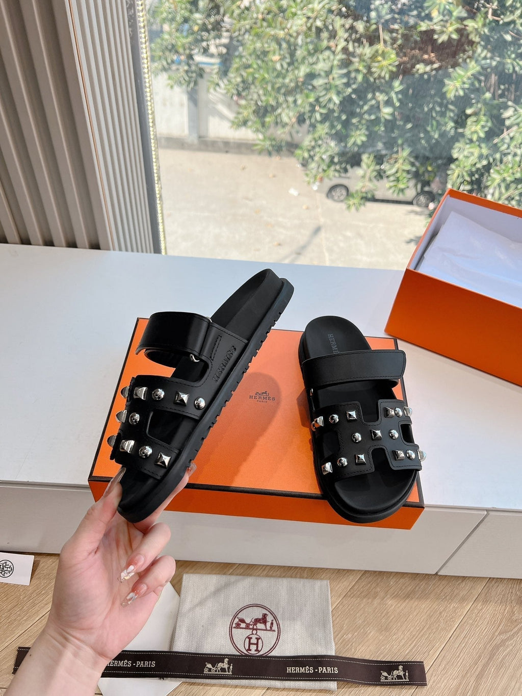 HERMES CHYPRE SANDAL IN BLACK CALFSKIN WITH STUDS