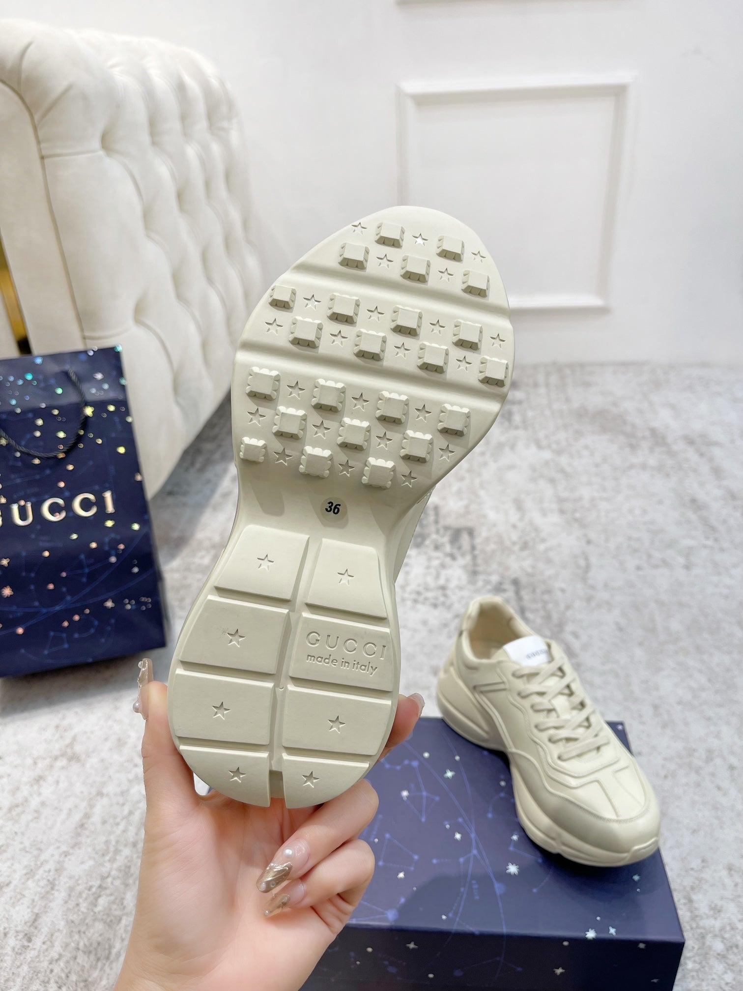 GUCCI RHYTON TRAINER WHITE LAMBSKIN WITH FIRE MOTIF
