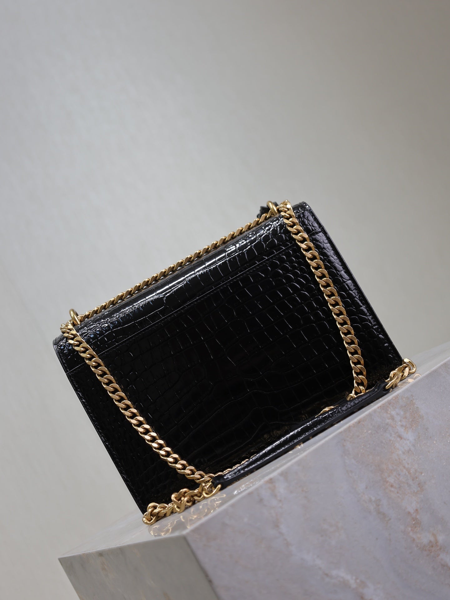 YSL 25S SUNSET MEDIUM 22 IN BLACK CROCODILE-EMBOSSED SHINY CALFSKIN GOLD HARDWARE